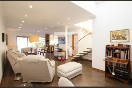 Sala de casa para alugar com 4 quartos, 219m² em Jardim Lar Sao Paulo, São Paulo
