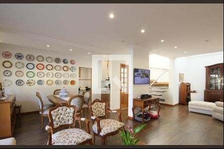 Sala de casa para alugar com 4 quartos, 219m² em Jardim Lar Sao Paulo, São Paulo
