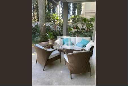 Casa à venda com 4 quartos, 550m² em Alphaville Residencial Um, Barueri