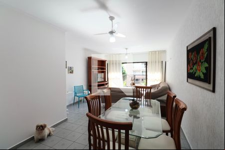 Sala de apartamento para alugar com 4 quartos, 130m² em Balneario Guarujá, Guarujá