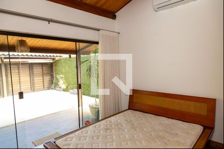 Quarto 1 de casa de condomínio para alugar com 3 quartos, 360m² em Vargem Grande, Rio de Janeiro