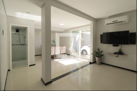 Sala de casa à venda com 3 quartos, 261m² em Scharlau, São Leopoldo