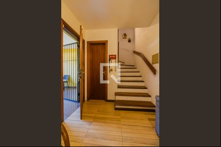 Sala de casa para alugar com 3 quartos, 154m² em Guarujá, Porto Alegre