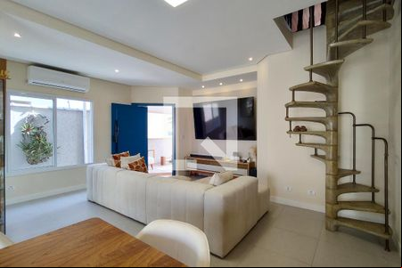 Sala de casa para alugar com 4 quartos, 178m² em Canto do Forte, Praia Grande