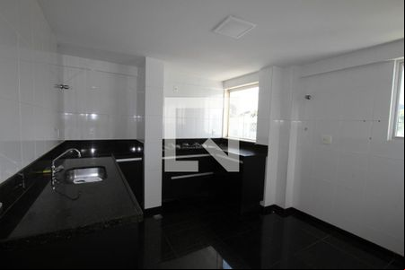 Banheiro de apartamento à venda com 2 quartos, 188m² em Cinquentenario, Belo Horizonte