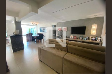 Casa à venda com 2 quartos, 184m² em Conjunto Residencial Santa Terezinha, São Paulo
