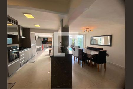Casa à venda com 2 quartos, 184m² em Conjunto Residencial Santa Terezinha, São Paulo