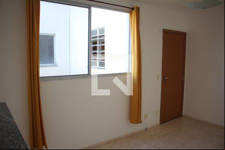 Sala de apartamento à venda com 2 quartos, 48m² em Califórnia, Contagem