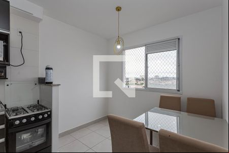 Sala/Cozinha de apartamento para alugar com 2 quartos, 33m² em Parque Fongaro, São Paulo