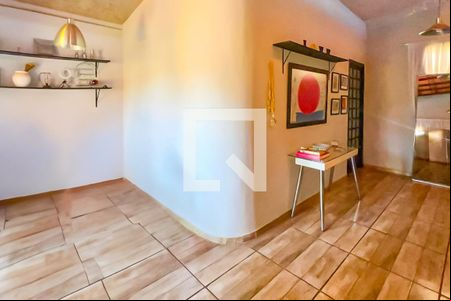 Sala de casa à venda com 3 quartos, 180m² em Sagrada Família, Belo Horizonte