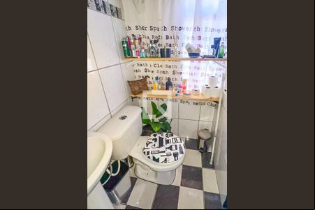 Banheiro de casa à venda com 3 quartos, 180m² em Sagrada Família, Belo Horizonte