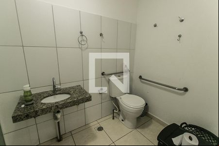 Banheiro de apartamento para alugar com 2 quartos, 60m² em Jardim das Margaridas, Salvador