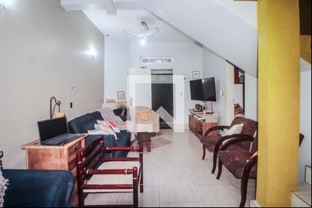 Sala de casa à venda com 4 quartos, 160m² em Costa E Silva, Porto Alegre