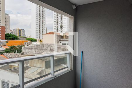 Varanda da Sala/Cozinha de apartamento para alugar com 1 quarto, 31m² em Lapa, São Paulo