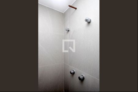 Banheiro de kitnet/studio para alugar com 1 quarto, 24m² em Centro Histórico, Porto Alegre