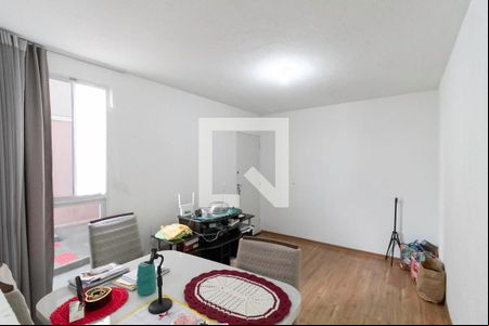 Sala de apartamento para alugar com 2 quartos, 44m² em Caiapos, Contagem