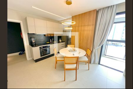 Sala de Jantar de apartamento para alugar com 2 quartos, 93m² em Centro, Florianópolis