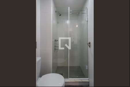 Banheiro de apartamento para alugar com 1 quarto, 59m² em Azenha, Porto Alegre