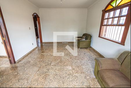 Sala 2 de casa para alugar com 4 quartos, 500m² em Alípio de Melo, Belo Horizonte