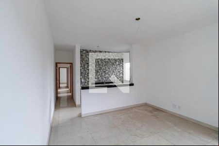 Sala de casa à venda com 3 quartos, 210m² em Nacional, Contagem
