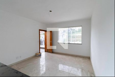 Sala de casa à venda com 3 quartos, 210m² em Nacional, Contagem