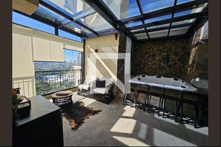 Sacada de apartamento à venda com 2 quartos, 160m² em Jardim Tupanci, Barueri