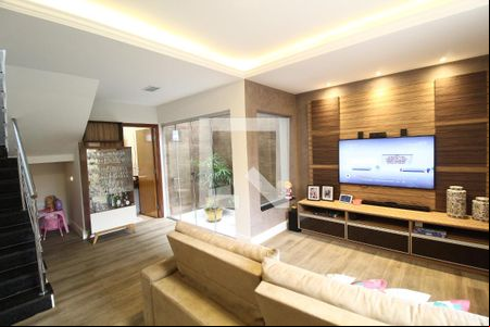 Sala de casa para alugar com 3 quartos, 176m² em Granada, Uberlândia