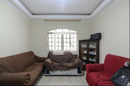 Sala de Estar de casa para alugar com 5 quartos, 320m² em Conjunto Habitacional Bras Cubas, Mogi das Cruzes