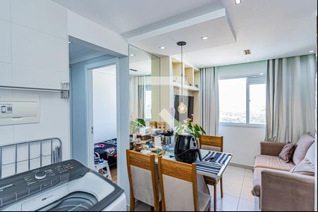 Sala, cozinha e área de serviço de apartamento para alugar com 2 quartos, 33m² em Pirituba, São Paulo