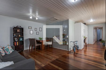 Sala de casa à venda com 7 quartos, 176m² em Bela Vista, Porto Alegre
