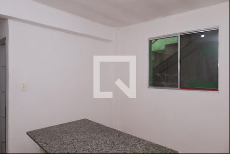 Sala de casa para alugar com 2 quartos, 60m² em Conjunto Residencial José Bonifácio, São Paulo