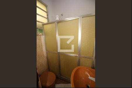 Banheiro de apartamento para alugar com 1 quarto, 50m² em Olaria, Rio de Janeiro