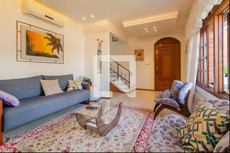 Sala de casa à venda com 3 quartos, 244m² em Cavalhada, Porto Alegre