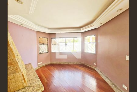 Sala de Estar com Lareira de casa para alugar com 3 quartos, 250m² em Vila Galvão, Guarulhos