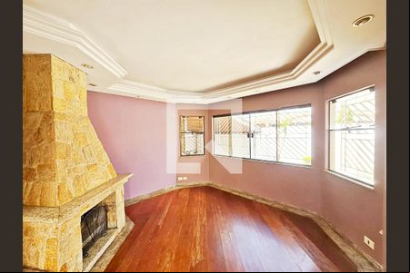 Sala de Estar com Lareira de casa para alugar com 3 quartos, 250m² em Vila Galvão, Guarulhos