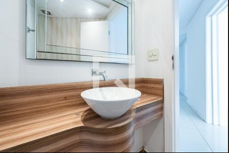 Lavabo de apartamento para alugar com 3 quartos, 190m² em José Menino, Santos