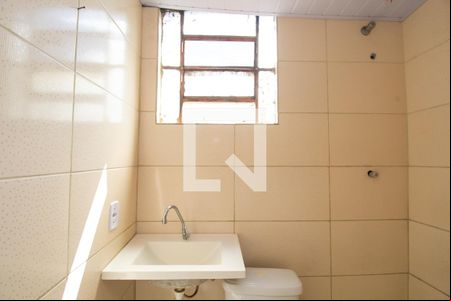 Banheiro de casa para alugar com 1 quarto, 20m² em Paulo Vi, Belo Horizonte
