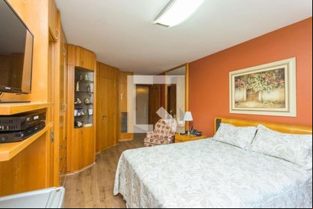 Quarto 1 de casa à venda com 4 quartos, 344m² em Chácara das Pedras, Porto Alegre