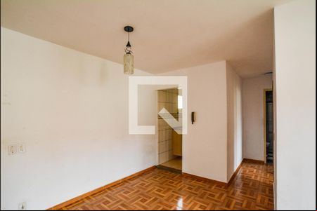 Sala de apartamento para alugar com 2 quartos, 56m² em Jardim Santo André, Santo André