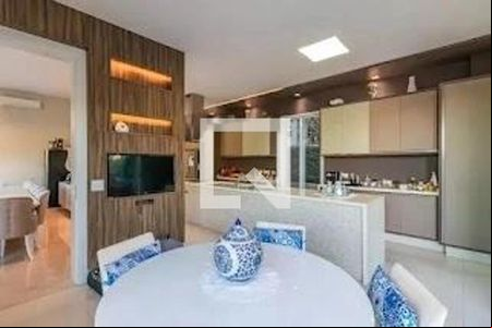 Casa de Condomínio à venda com 5 quartos, 740m² em Alphaville, Santana de Parnaíba