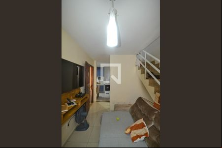 Sala de casa para alugar com 2 quartos, 83m² em Luz, Nova Iguaçu