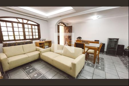 Sala de casa à venda com 3 quartos, 250m² em Conjunto Residencial Santa Terezinha, São Paulo