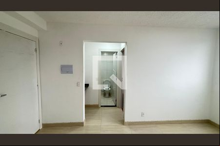 Sala de apartamento para alugar com 2 quartos, 34m² em Santa Maria, Santo André
