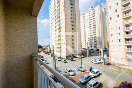 Varanda da sala de apartamento para alugar com 2 quartos, 44m² em Vila Falchi, Mauá