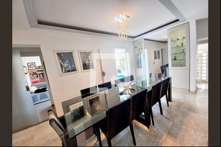 Casa à venda com 5 quartos, 325m² em Santa Lúcia, Belo Horizonte