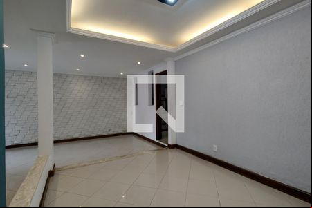 Sala de casa de condomínio para alugar com 4 quartos, 300m² em Jacarepaguá, Rio de Janeiro