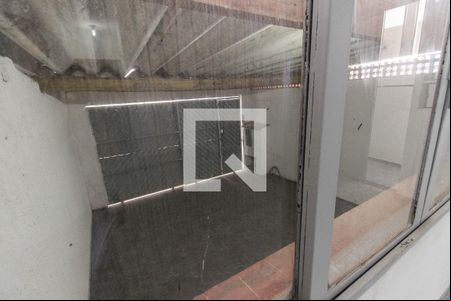 Vista da Sala de casa para alugar com 2 quartos, 80m² em Vila Carmosina, São Paulo
