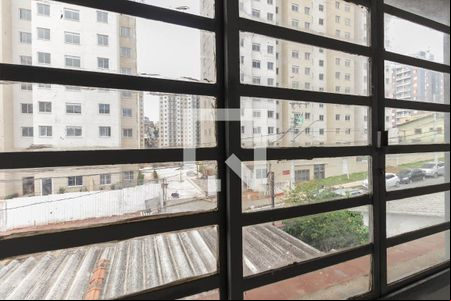 Vista do Quarto 1 de casa para alugar com 2 quartos, 80m² em Vila Carmosina, São Paulo