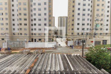 Vista do Quarto 1 de casa para alugar com 2 quartos, 80m² em Vila Carmosina, São Paulo