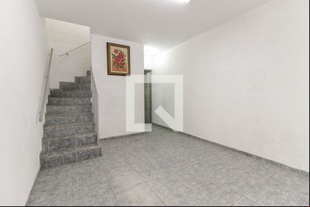 Sala de casa para alugar com 2 quartos, 80m² em Vila Carmosina, São Paulo